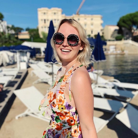 Meet your Posher, Veronica - Picture 1 of 1